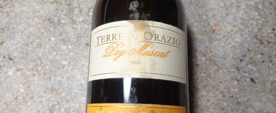 InvecchiatIGP. Basilicata IGT Terre di Orazio Dry Muscat 2004, Cantina di Venosa: un vino adatto a Bettino Ricasoli!