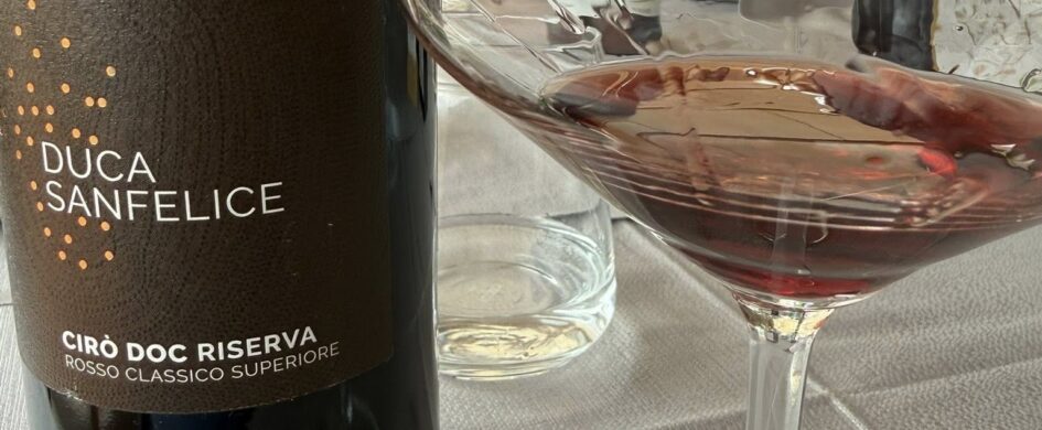 VINerdì IGP. Cirò DOC Classico Superiore Riserva Duca Sanfelice 2021, Librandi